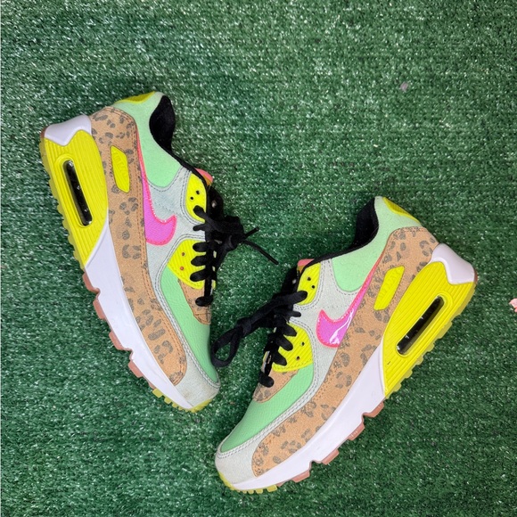 Nike Air Max 90 LX ‘Illusion Green’ Women’s Size 8 CW3499-300 - Picture 1 of 7